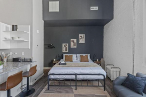 Sleek Studio Getaway - Next to Dayton Best Spots